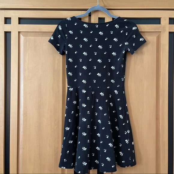 Hollister Floral Dress Size Small - Picture 2 of 4